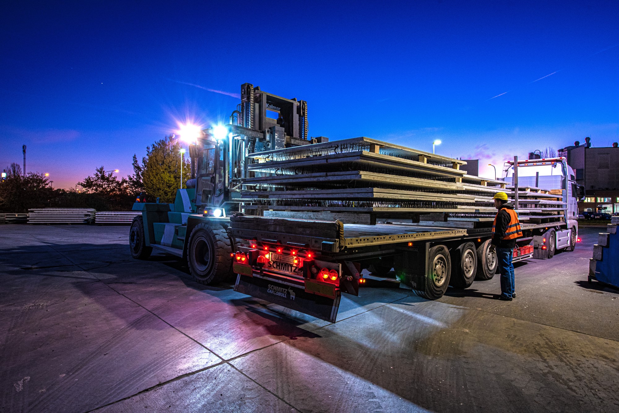 Heidelberg Materials Betonelemente kann mit seinen modernen Produktionsanlagen und -methoden sowohl ökonomisch günstige Standardprodukte herstellen als auch spezielle Kundenanforderungen individuell zu erfüllen.