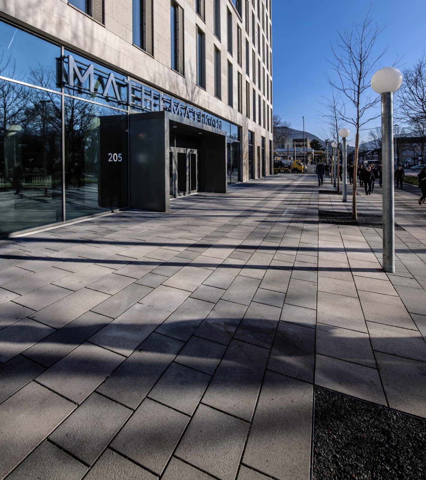 Produkt Außenanlage: 7.210m³ Betonplatten / Betonpflaster Rupal Großformat in der Stärke 14cm Hersteller: Lithonplus GmbH & Co.KG Baustoffe, Hemsbach