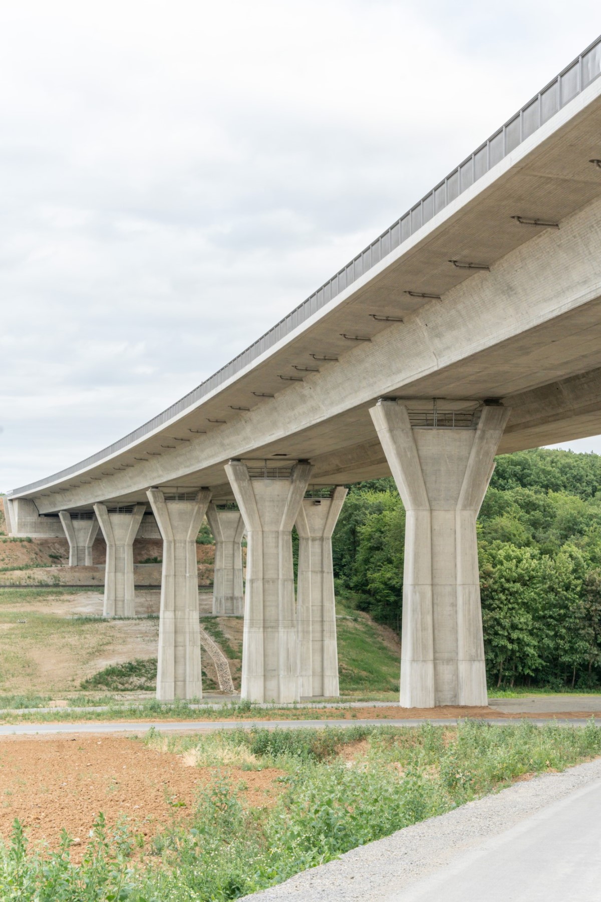 Ersatzneubau einer Talbrücke mit Beton von Heidelberg Materials