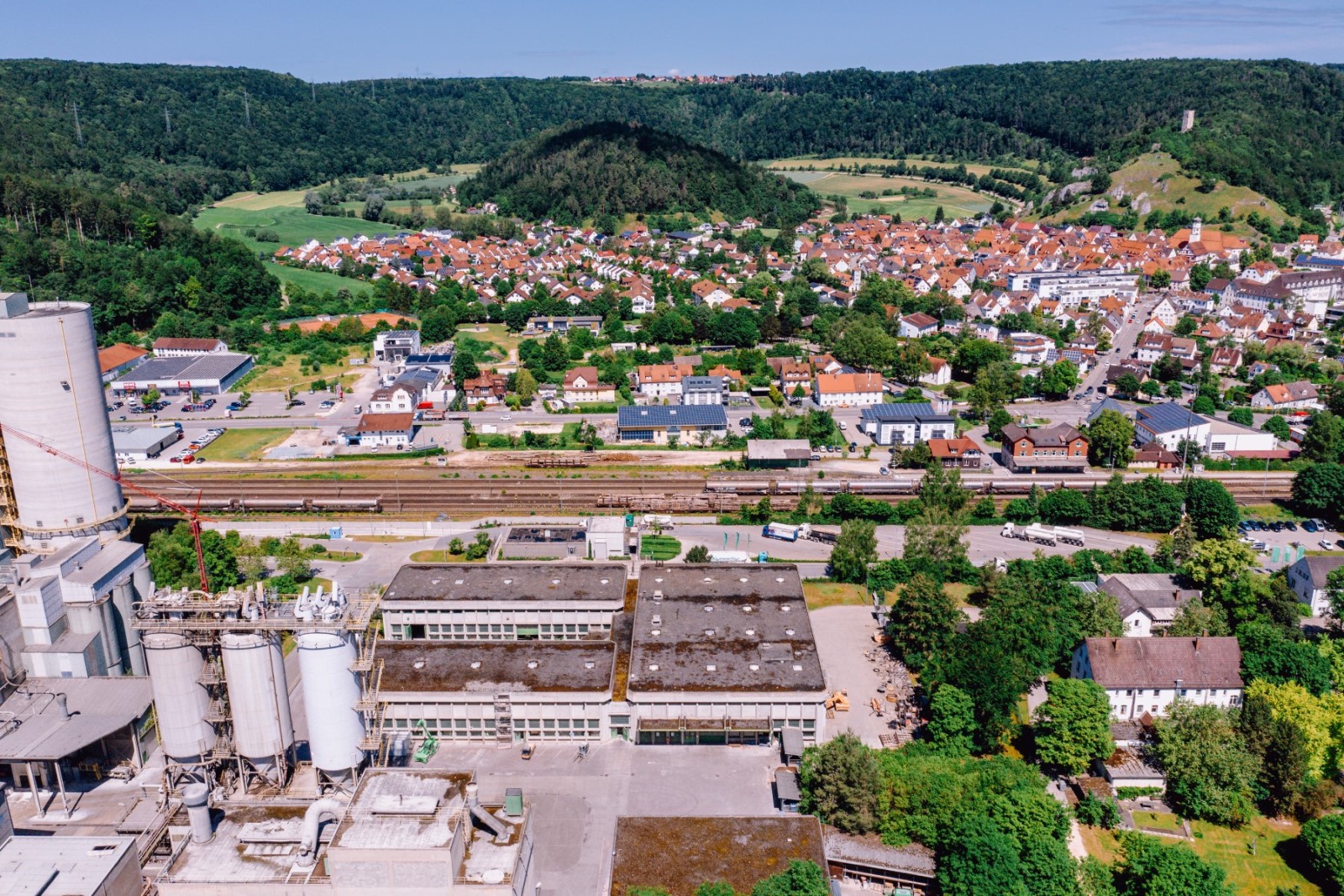 Bahnverladeanlage für die Anlieferung des Klinkers aus dem Schwesterwerk Schelklingen nach Leimen.