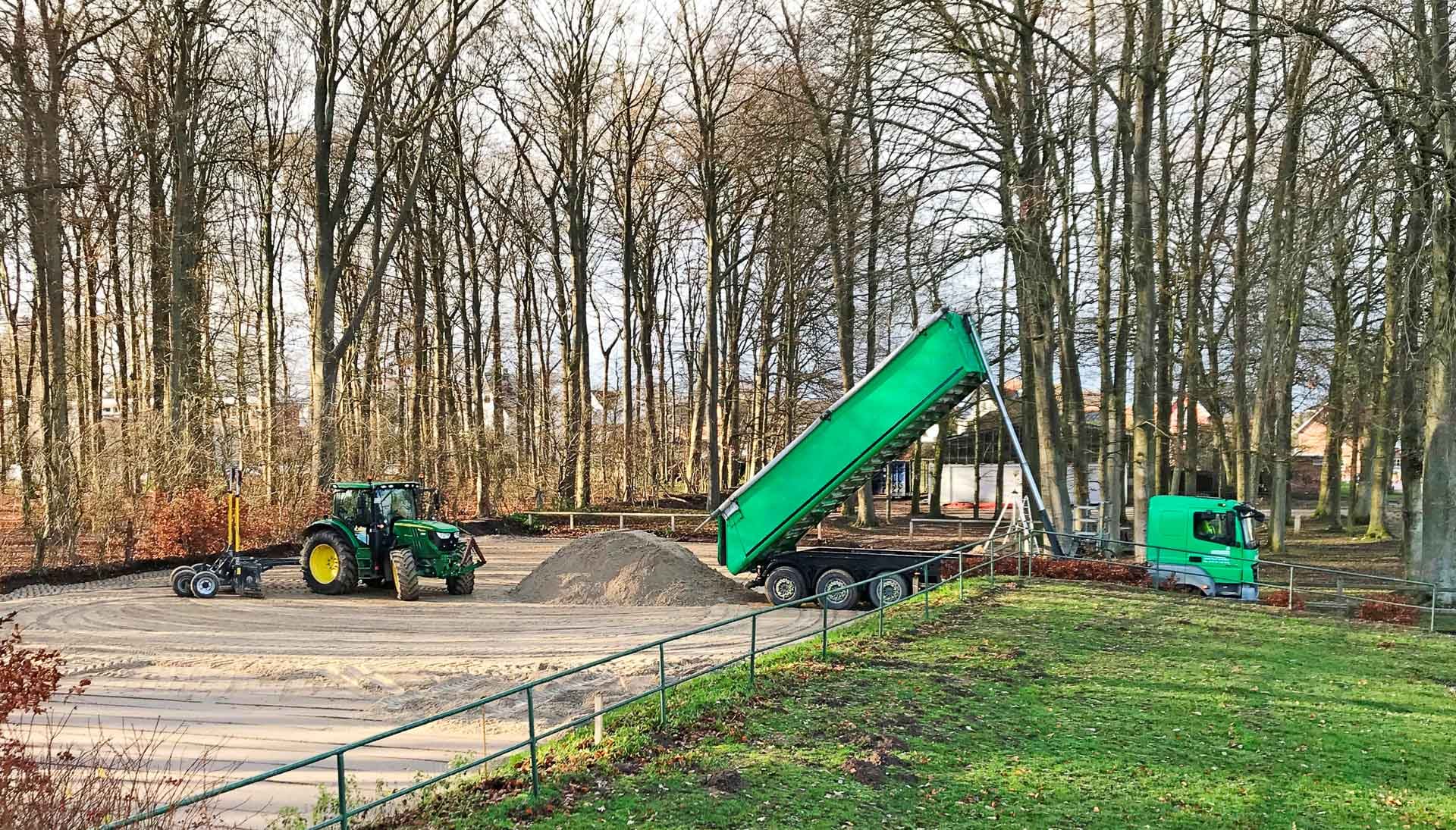 Der Reitplatz für die Landeswettbewerbe im Dressurreiten in Bad Segeberg wurde mit den Baustoffen der Heidelberg Materials Mineralik in einer Drei-Schicht-Bauweise neu angelegt.