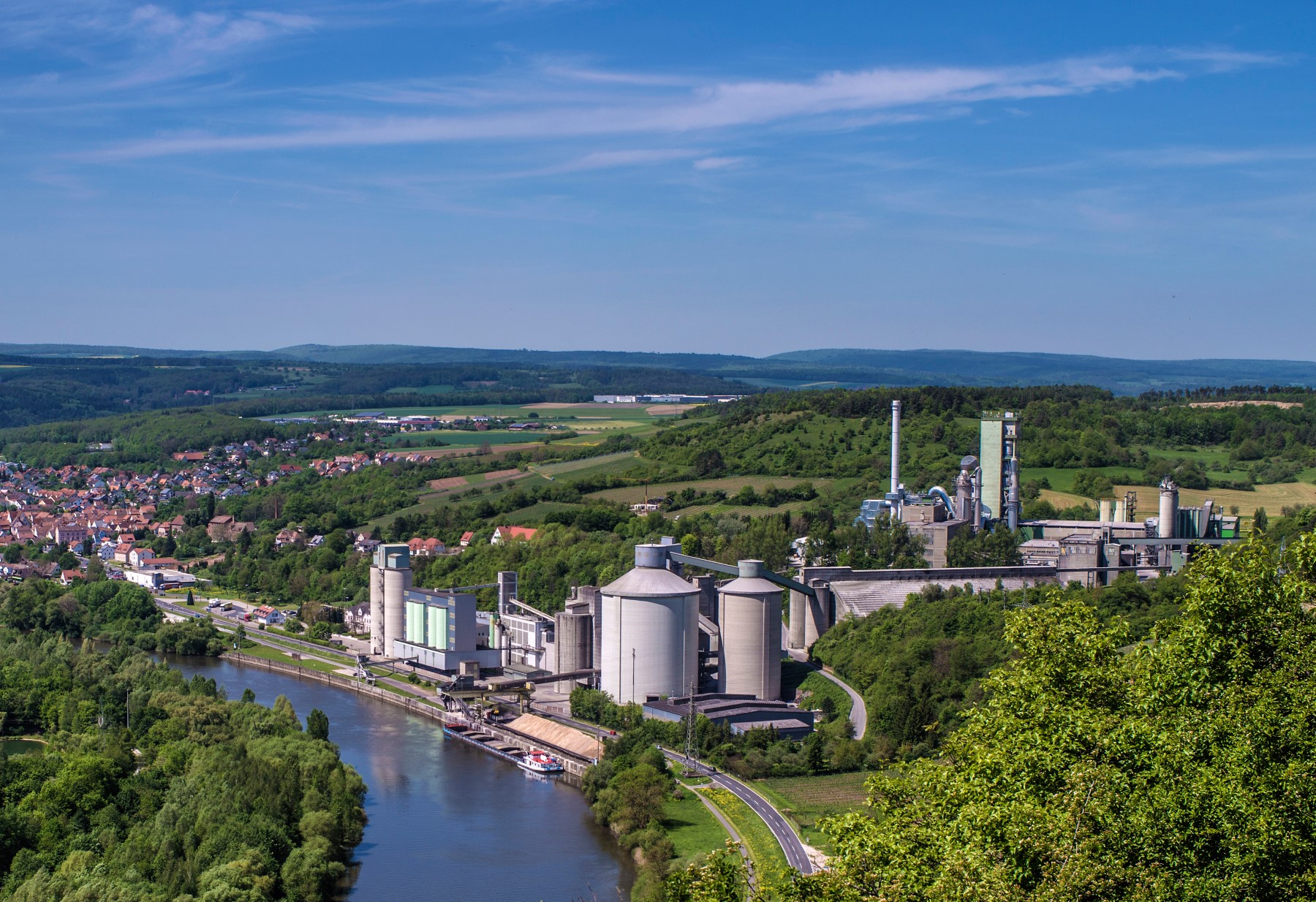 CO2-Abscheide- und Aufbereitungsanlage im Zementwerk Lengfurt