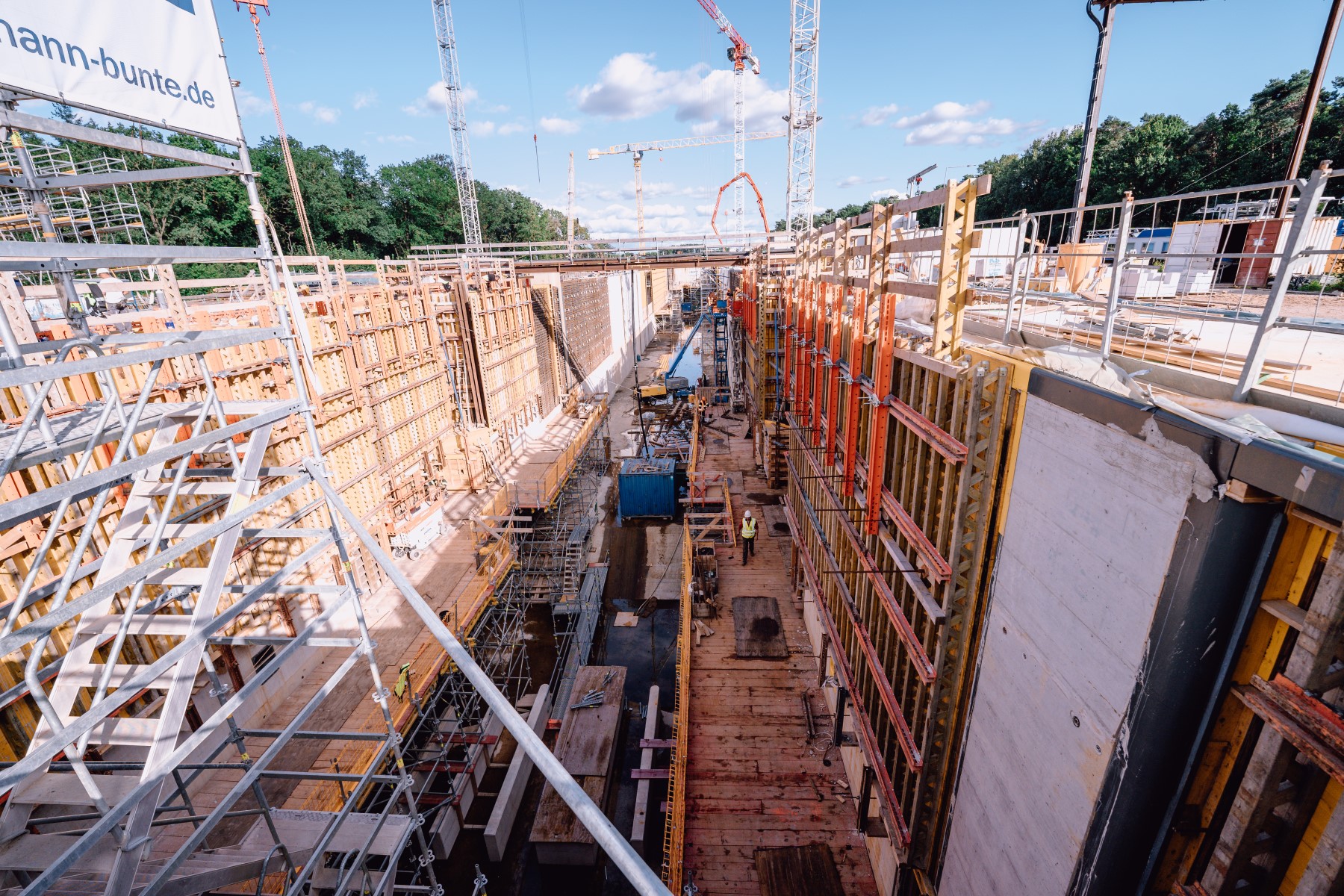 CEM III Zemente von Heidelberg Materials für den Neubau der Schleuse Gleesen