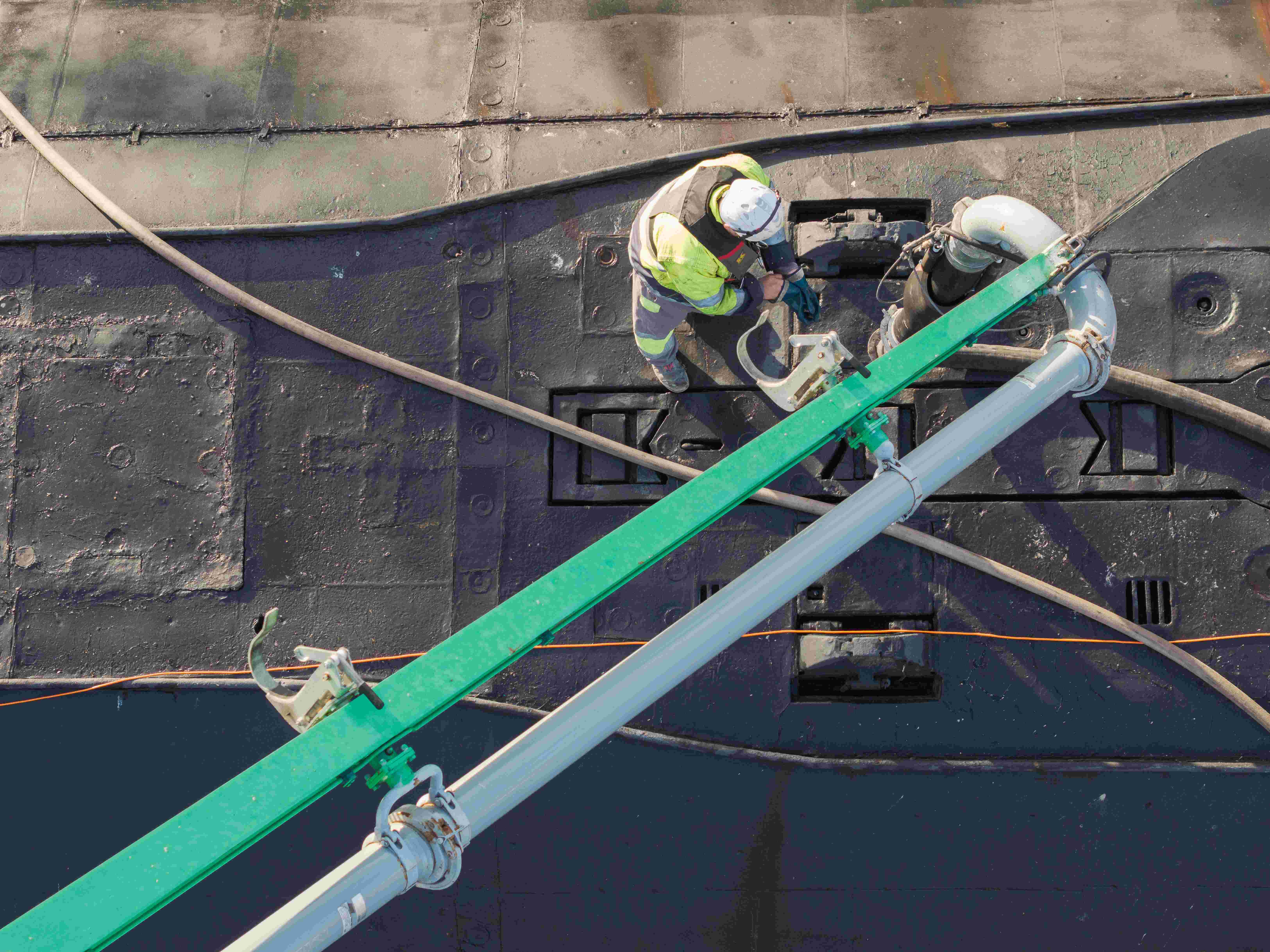 Um ein ungewolltes Auftauchen von U-434 bei Sturmfluten zu verhindern, gab die Behörde vor, das Boot mit zusätzlichen 500 Tonnen Ballast zu sichern. Christian Angermann setzte dazu auf den Unterwasserbeton von Heidelberg Materials.
