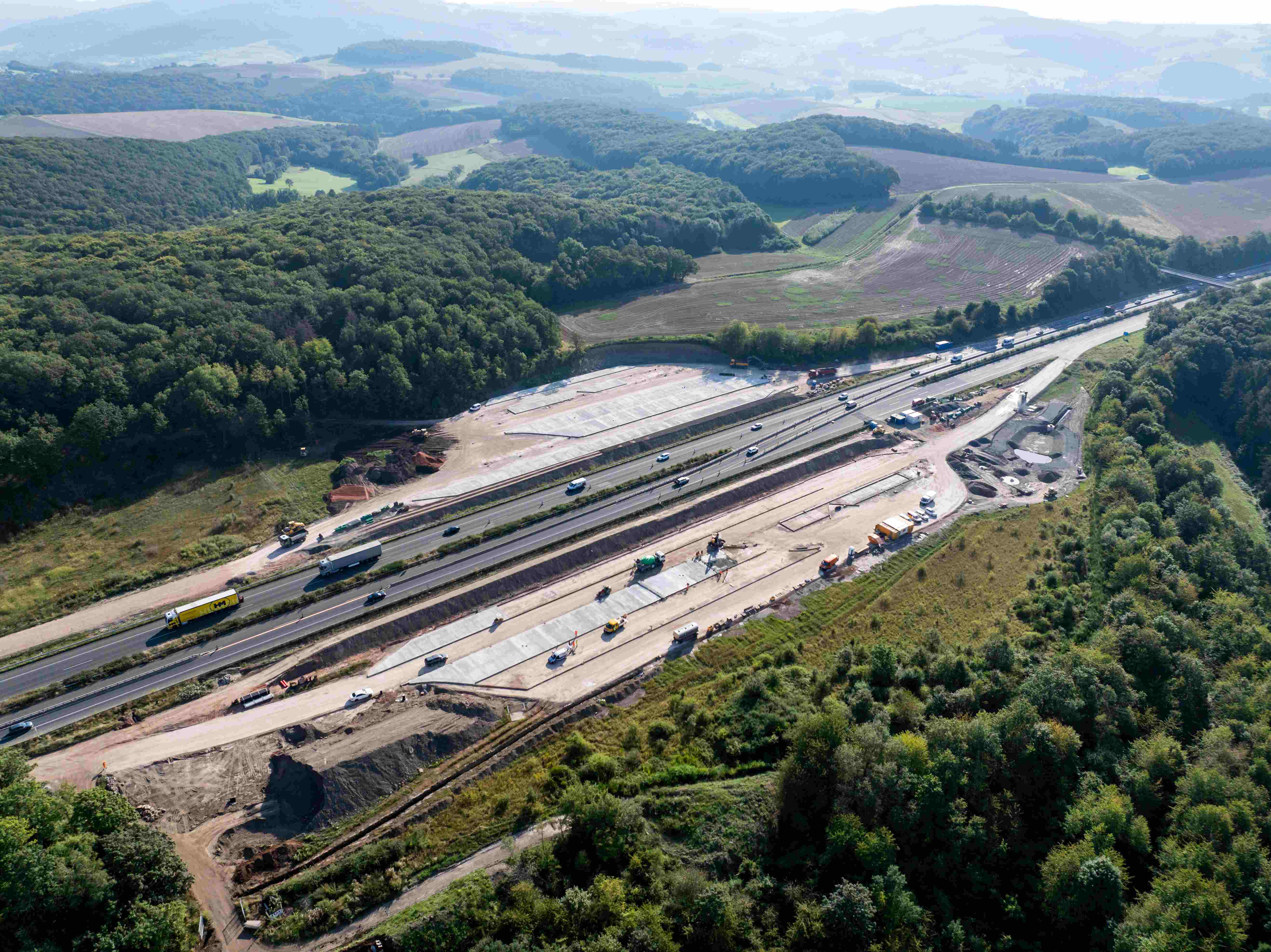 70% Rezyklat mit evoBuild Zement für Fahrbahndecke