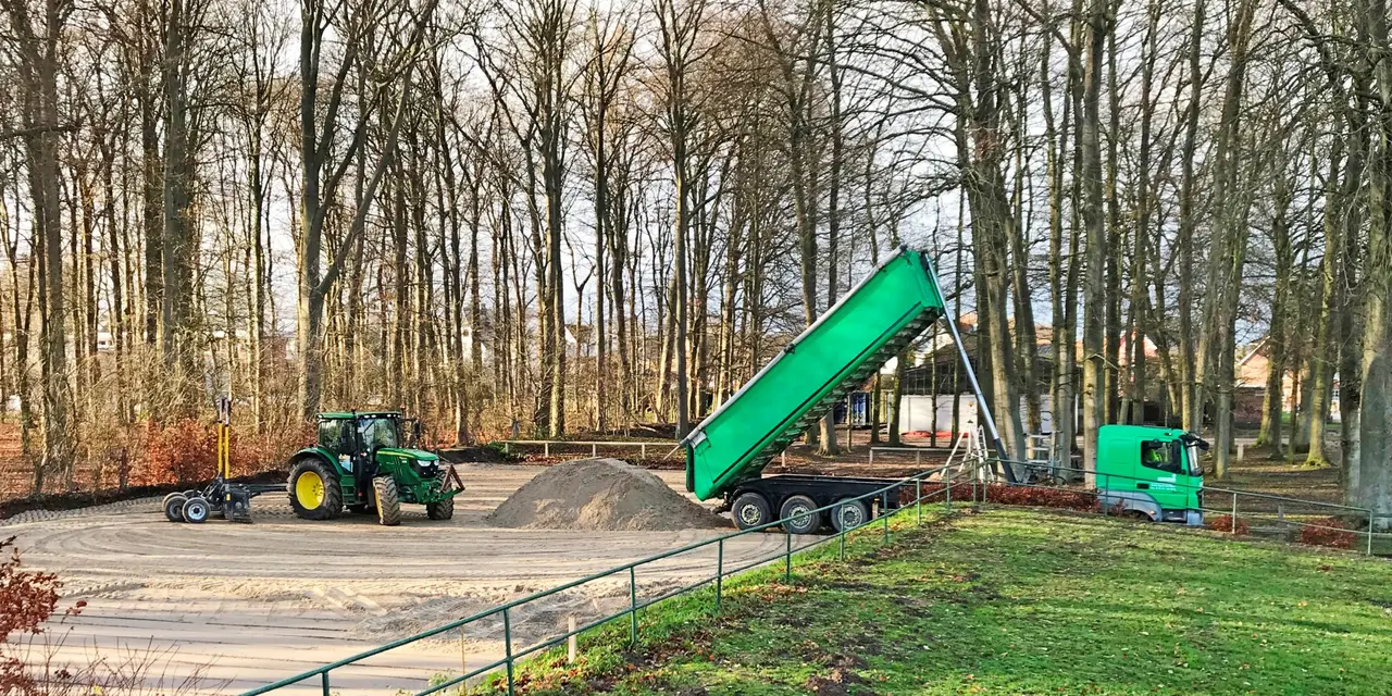 Lieferung von Damsdorfer Reitplatzsand in Schleswig-Holstein