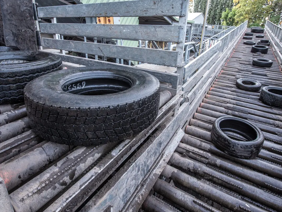 Zu unseren vorausschauenden Umweltschutzmaßnahmen gehört auch die Schonung von Ressourcen und Deponieraum durch den Einsatz von Sekundärbrenn- und rohstoffen.
