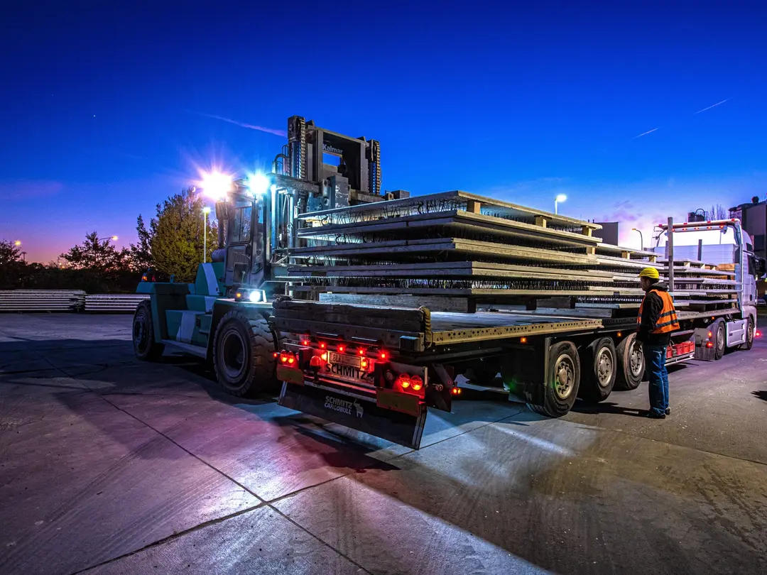 Heidelberg Materials Betonelemente kann mit seinen modernen Produktionsanlagen und -methoden sowohl ökonomisch günstige Standardprodukte herstellen als auch spezielle Kundenanforderungen individuell zu erfüllen.