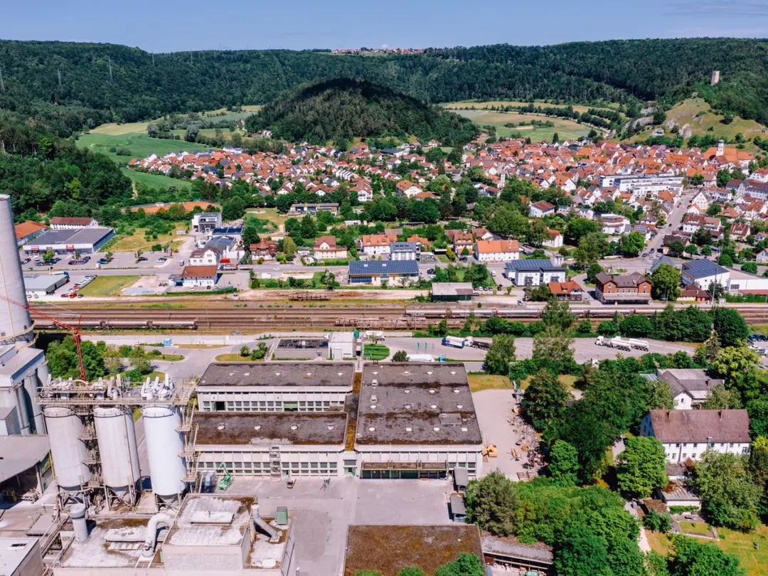 Bahnverladeanlage für die Anlieferung des Klinkers aus dem Schwesterwerk Schelklingen nach Leimen.
