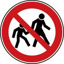 Personen unter 18 Jahren dürfen das Fahrzeug nicht verlassen.