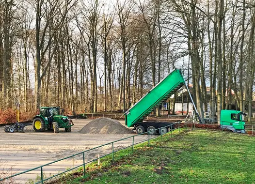Lieferung von Damsdorfer Reitplatzsand in Schleswig-Holstein